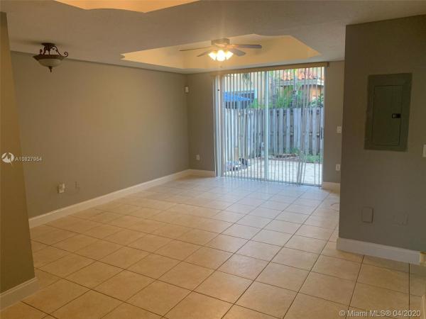 Villa Vizcaya, 8504 NW 140th Ter #903, Miami Lakes, Florida 33016, image 2