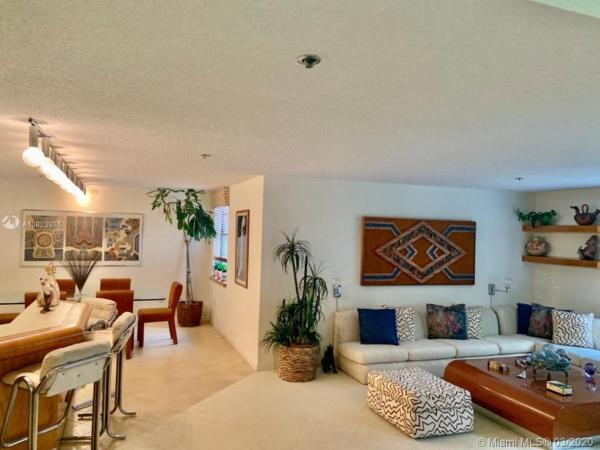 Cedar Glenn, 671 NE 195th St #215E, Ives Estates, Florida 33179, image 2