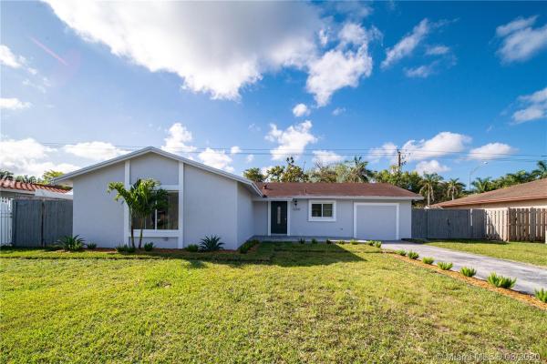 Winston Park, 13208 SW 87th Ter, Kendale Lakes, Florida 33183, image 2