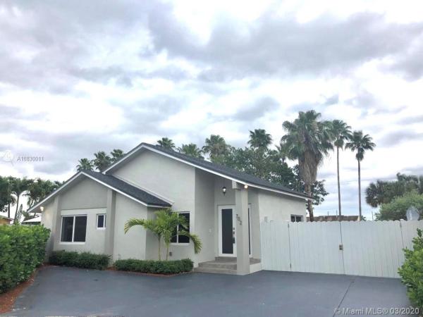 Les Chalets, 702 SW 97th Ct Cir, Fountainebleau, Florida 33174, image 2