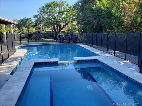 Claridge House, 14368 NE 3rd Ct, Golden Glades, Florida 33161, image 2