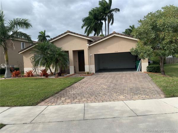 Sport Acres, 1315 NW 206th Ter, Miami Gardens, Florida 33169, image 2