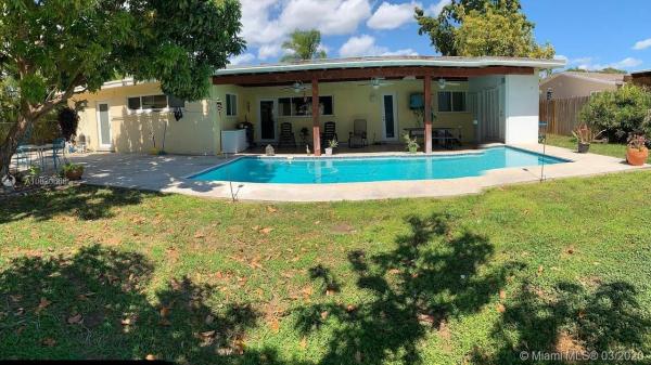 Cutler Ridge, 9860 Santos Dr, Cutler Bay, Florida 33189, image 2