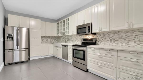 Country Club Estates, 50 Truxton Dr, Miami Springs, Florida 33166, image 2