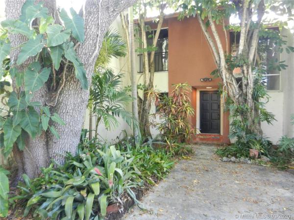 Sunset Park Lake Villas, 7623 SW 105th Ave, Kendall, Florida 33173, image 2