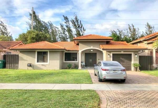 Park Lakes By The Meadows, 15791 SW 42nd Ter, Kendale Lakes, Florida 33185, image 2