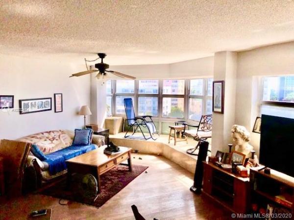 Octagon Towers, 1881 Washington Ave #8G, Miami Beach, Florida 33139, image 2