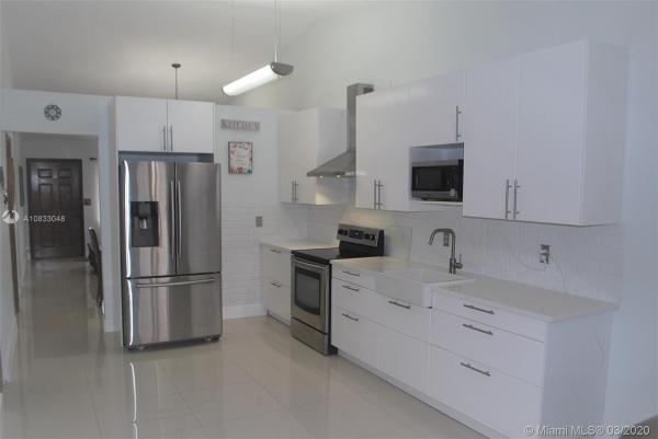 Biltmore Estates, 8872 NW 114th Ter, Hialeah Gardens, Florida 33018, image 2