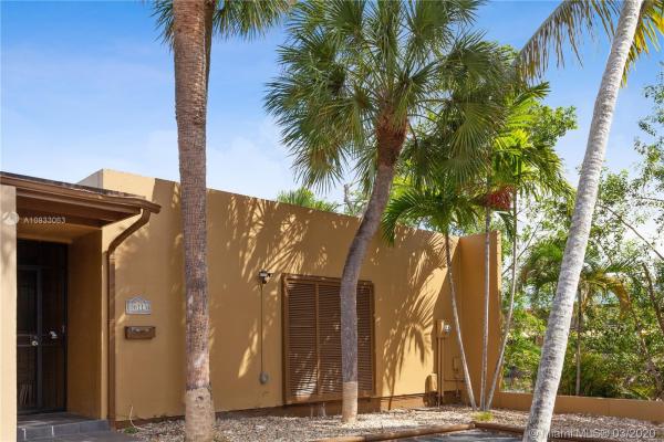 16113 Kingsmoor Way #16113, Miami Lakes, Florida 33014, image 2