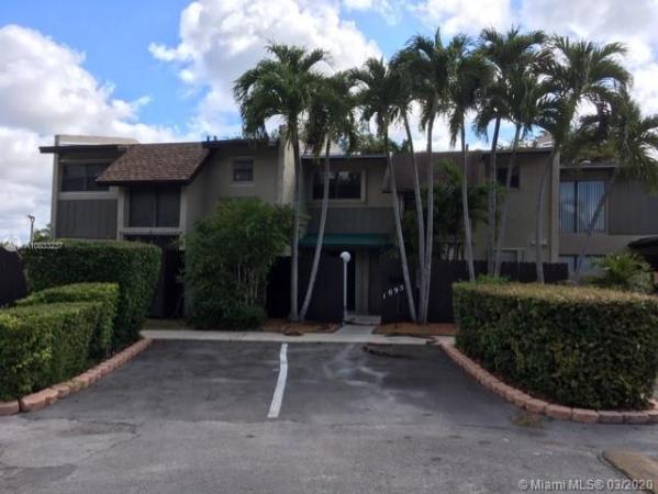 Snapper Creek Townhouses, 10953 SW 70th Ter, Kendall, Florida 33173, image 2
