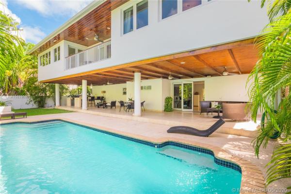 Tropical Isle Homes, 472 Warren Ln, Key Biscayne, Florida 33149, image 2