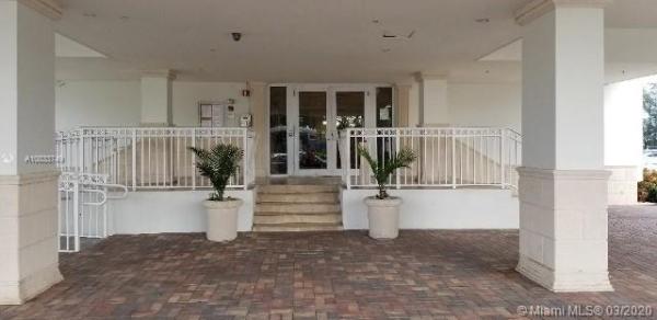 Caribbean Towers, 7545 E Treasure Dr #9C, North Bay Village, Florida 33141, image 2