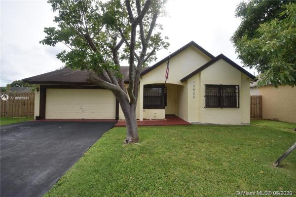 Edgewater Park, 13522 SW 112th Pl, Richmond Heights, Florida 33176, image 2