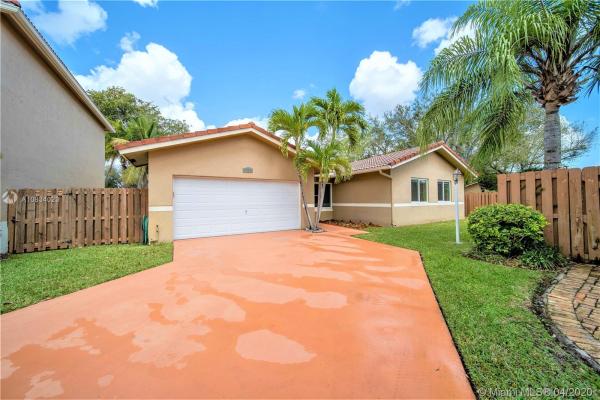 Oakwood Estates At The Hammocks, 16001 SW 104th Ter, The Hammocks, Florida 33196, image 2