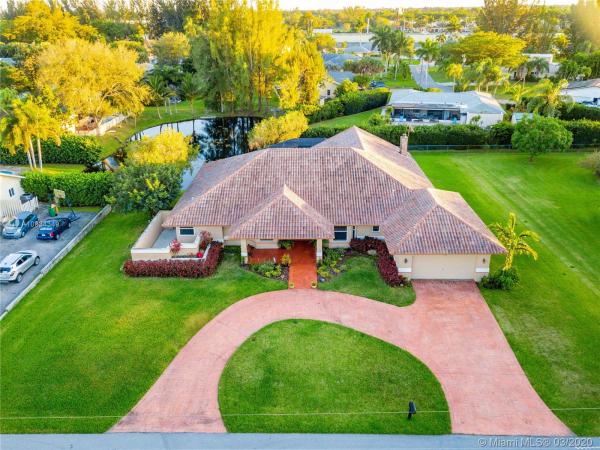 Plantation Acres, 11740 Hermitage Dr, Plantation, Florida 33325, image 2