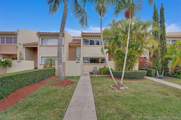 Catalonia Lake Villas, 14329 Kendale Lakes Cir, Kendale Lakes, Florida 33183, image 2