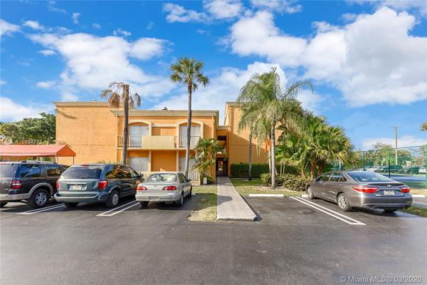 Venetian Gardens At Country Club Of Miami, 17911 NW 68th Ave #O206, Hialeah, Florida 33015, image 2