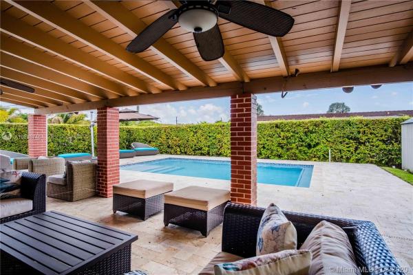 Westchester Residential, 2001 SW 84th Ct, Westchester, Florida 33155, image 2