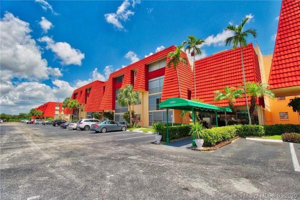 Boca Club, 22605 SW 66th Ave #304, Boca Raton, Florida 33428, image 2