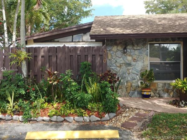 Villas At Carriage Hills Lakeside, 310 Briarwood Cir #1-15, Hollywood, Florida 33024, image 2