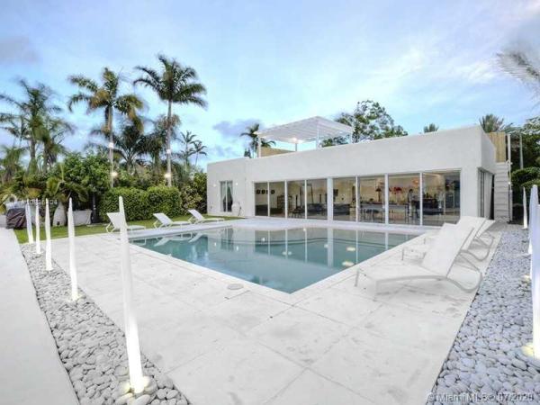 Biscayne Point, 1565 NE Cleveland Rd, Miami Beach, Florida 33141, image 2