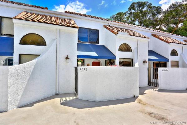 Maison Grove, 3237 Mary St #6, Miami, Florida 33133, image 2