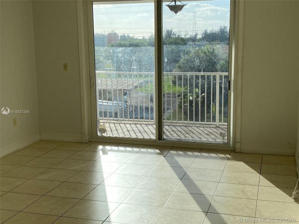 Coral Gate West, 7010 NW 186th St #5-418, Country Club, Florida 33015, image 2