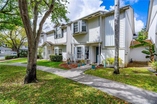 Villas Of Deerwood, 12231 SW 144th Ter, Three Lakes, Florida 33186, image 2