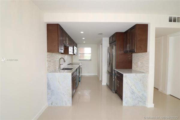 Tangerine Of Pine Island Ridge, 9460 Tangerine Pl #407, Davie, Florida 33324, image 2