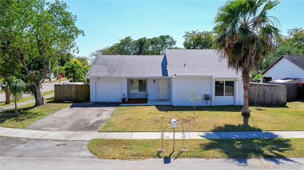 Homestead Lakes Farmlife West, 986 S Bluebird Ln, Homestead, Florida 33035, image 2