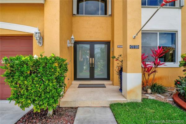 7116 SW 162nd Path, Unincorporated Dade County, Florida 33193, image 2