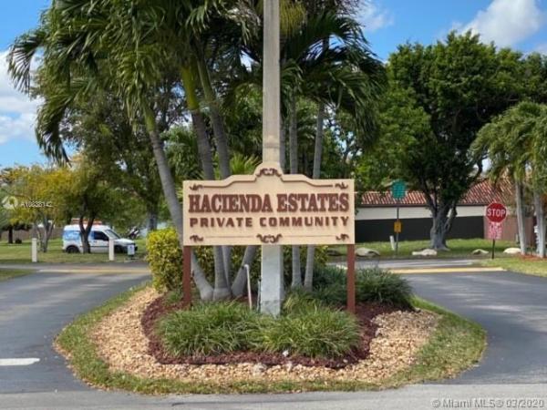 Hacienda Estates, 11446 SW 34th Ln, University Park, Florida 33165, image 2