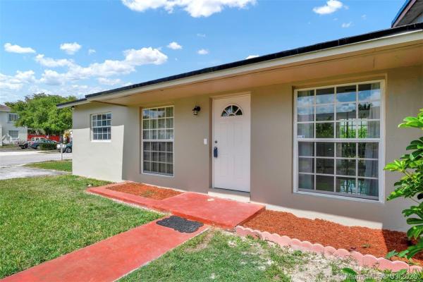 19511 SW 103rd Ct, Cutler Bay, Florida 33157, image 2