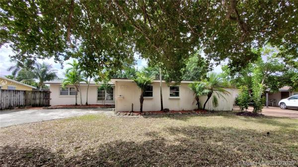 Heritage Lake Estates, 6760 Evans St, Hollywood, Florida 33024, image 2