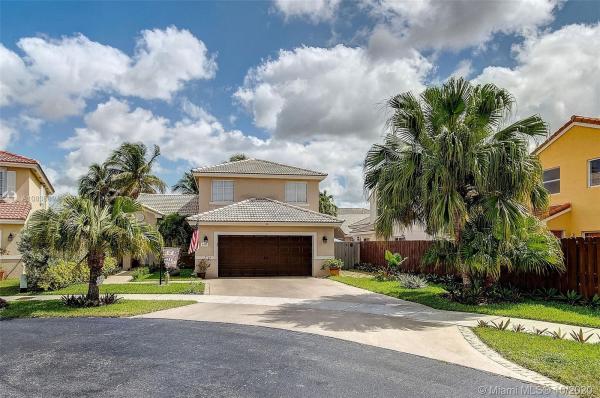 Lago Mar South, 8354 SW 159th Pl, Kendall, Florida 33193, image 2