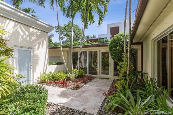 La Gorce Golf, 5055 N Bay Rd, Miami Beach, Florida 33140, image 2