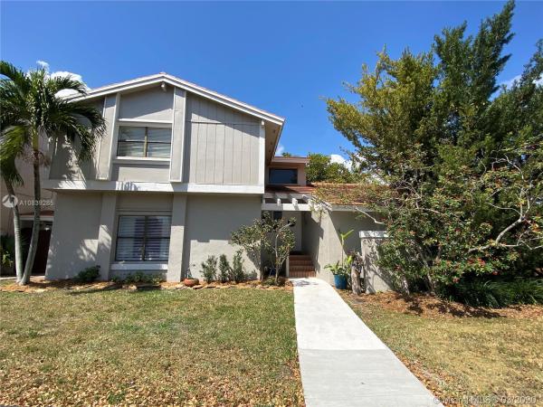 Deerwood Townhomes, 15052 SW 127th Pl, Three Lakes, Florida 33186, image 2