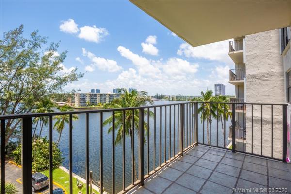 The Clipper At Biscayne Cove, 18151 NE 31st Ct #509, Aventura, Florida 33160, image 2