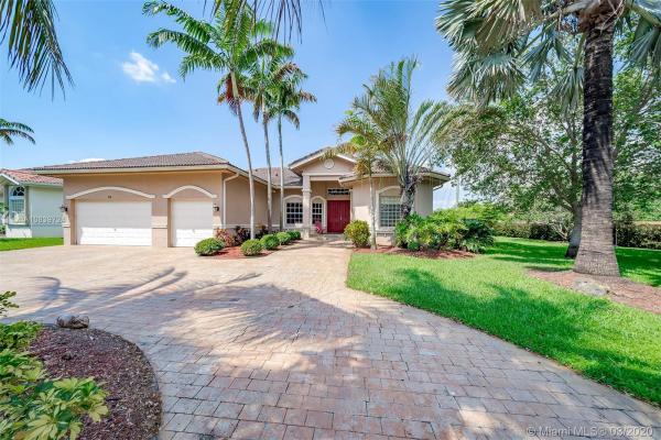 Lago Plantation, 101 SW 128th Ave, Plantation, Florida 33325, image 2