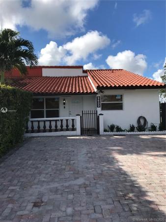 Grand Canal Homes, 9632 NW Grand Canal Dr, Fountainebleau, Florida 33174, image 2