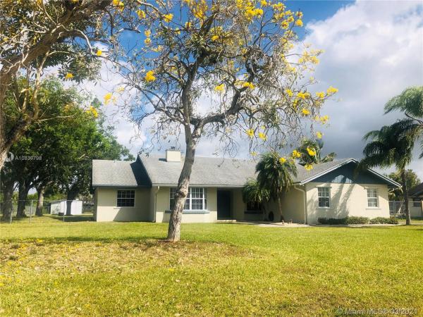 Westbury Estates, 1733 NW 19th St, Homestead, Florida 33030, image 2