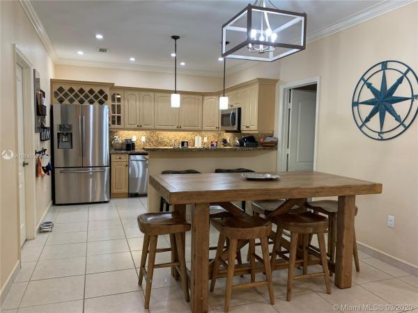 Lilandia Estates, 7580 NW 176th St #7580, Country Club, Florida 33015, image 2