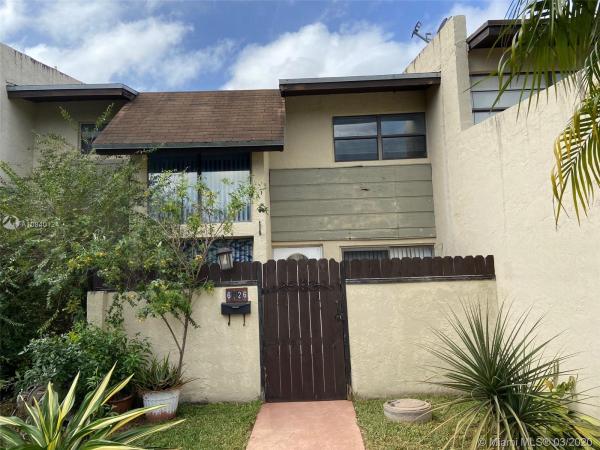Snapper Creek Townhouses, 6626 SW 113th Ct, Kendall, Florida 33173, image 2