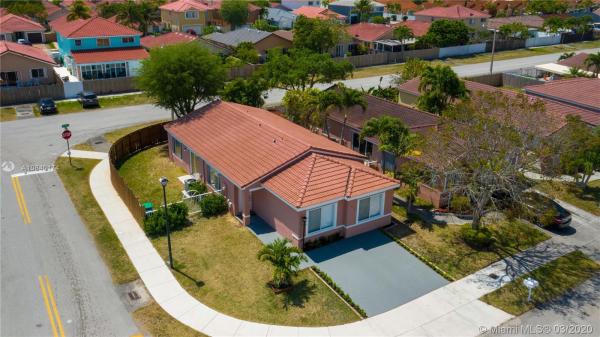 Weitzer Serena Lakes West, 14310 SW 175th Ter, Richmond West, Florida 33177, image 2
