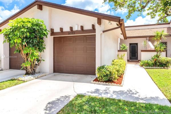 Cloisters, 3702 Hertford Ct, Greenacres, Florida 33463, image 2