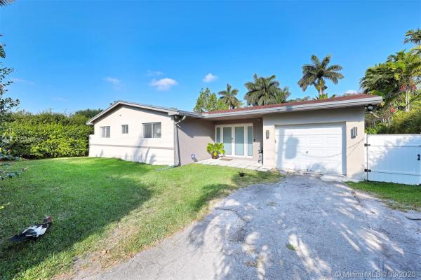 Biscayne Gardens, 14850 S Spur Dr, Golden Glades, Florida 33161, image 2