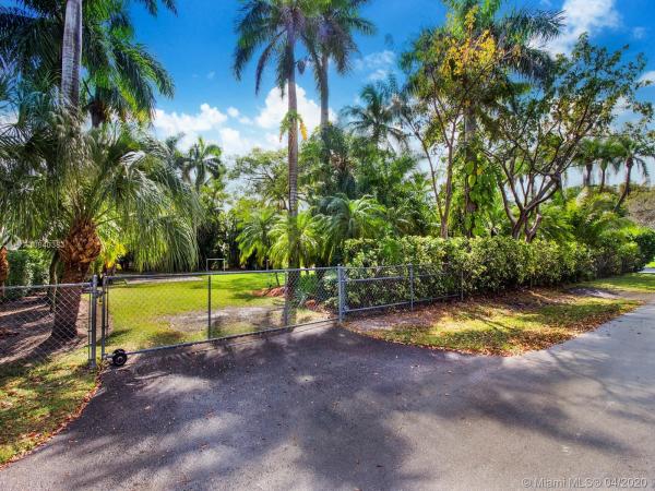 Pine Meadows, 14121 SW 99th Ct, Kendall, Florida 33176, image 2