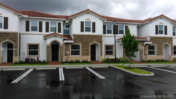 Charleston Commons, 4321 Braxton Ave, West Palm Beach, Florida 33417, image 2
