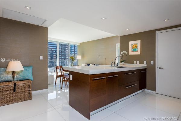 Icon Brickell Tower 1, 475 Brickell Ave #2413, Miami, Florida 33131, image 2
