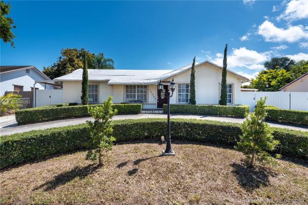 Princetonian, 12354 SW 254th Ter, Princeton, Florida 33032, image 2